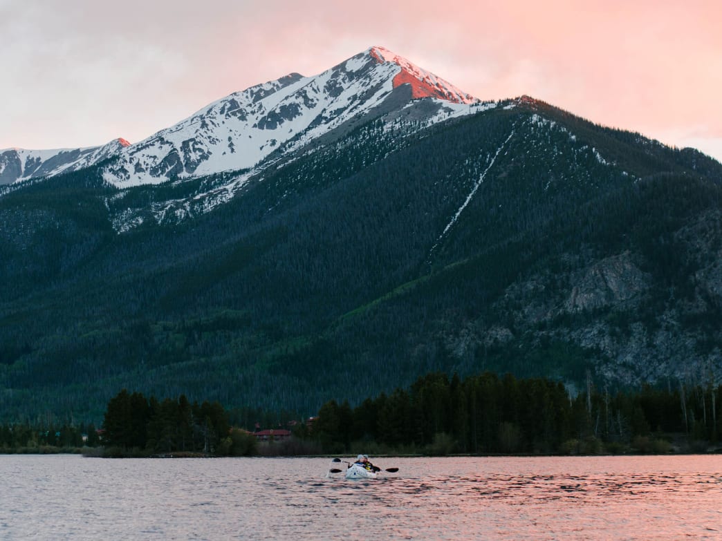 The picturesque town of Dillon, Colorado, is filled with memorable places to take beautiful shots, starting with the reservoir that’s surrounded by rugged mountains.